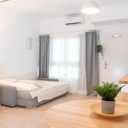 Estudio Con Jacuzzi Privado En El Barrio De Triana Apartmán *